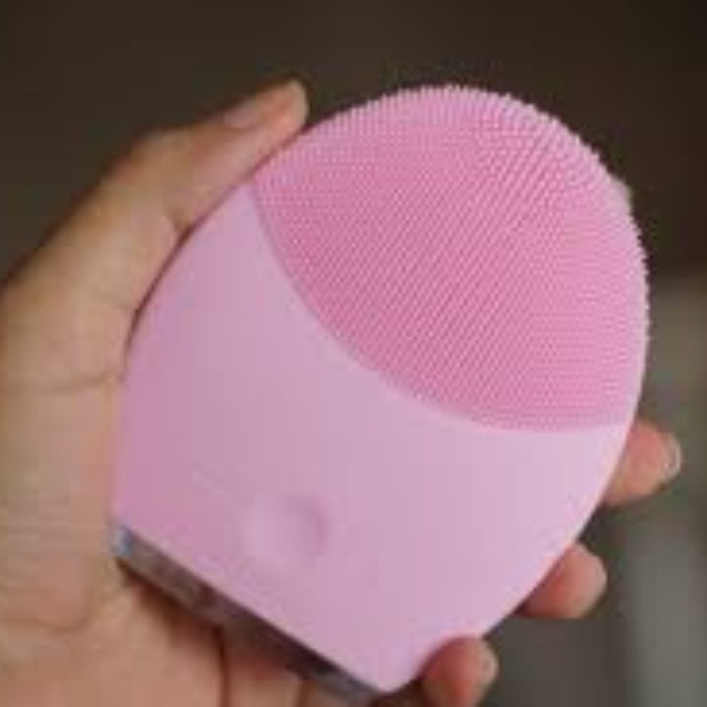 Foreo Luna 2 in Pink for Normal Skin
